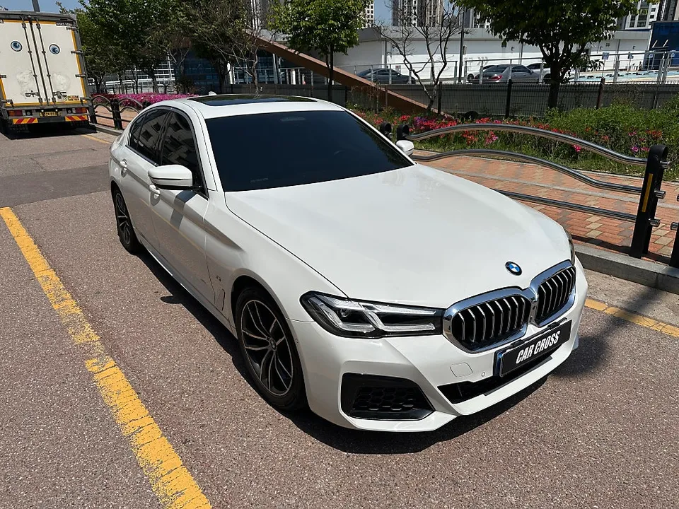 BMW 5 Series G30 カーラッピング事例｜費用目安・仕上がり 施工写真 1-1