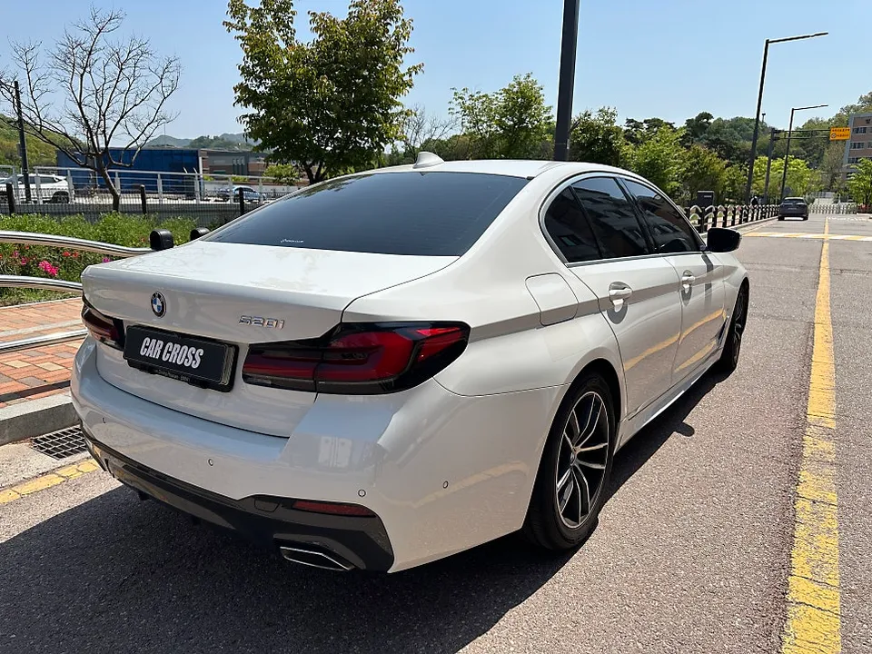 BMW 5 Series G30 カーラッピング事例｜費用目安・仕上がり 施工写真 3-1