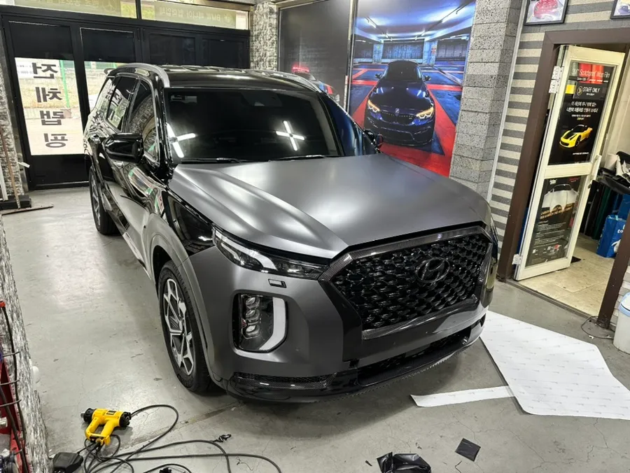 Hyundai Palisade vinyl wrap - Hyundai Palisade Vinyl Wrap Review: Satin Dark Gray photo 5