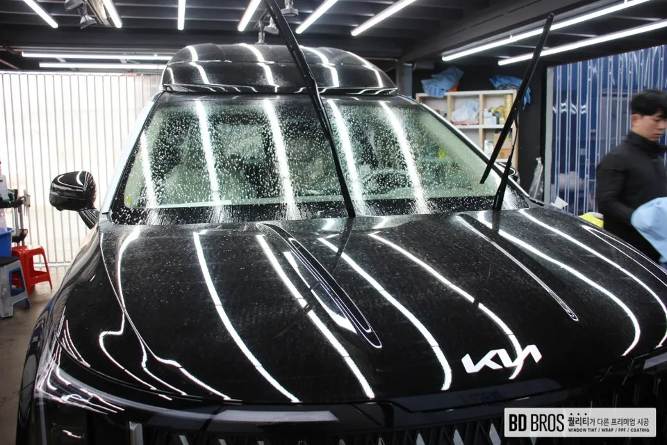 Kia Carnival Hi-Limousineのカーフィルム施工事例|費用目安・仕上がり 施工写真 3-2