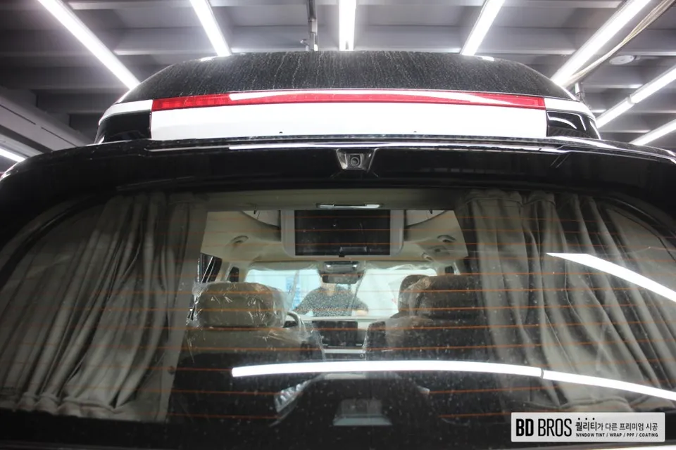 Kia Carnival Hi-Limousineのカーフィルム施工事例|費用目安・仕上がり 施工写真 1-3