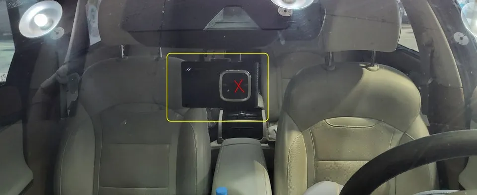 Hyundai Azeraのドラレコ取付事例|費用目安と仕上がり 施工写真 1-1