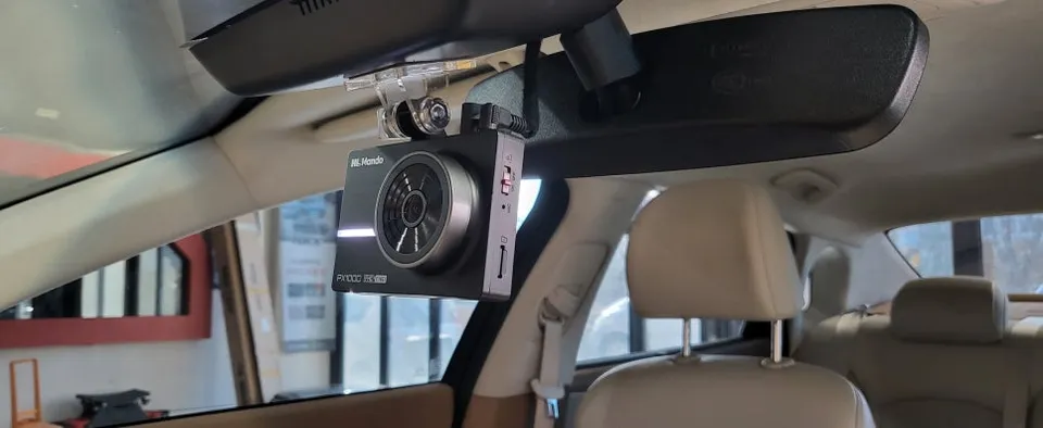 Hyundai Azeraのドラレコ取付事例|費用目安と仕上がり 施工写真 3-3