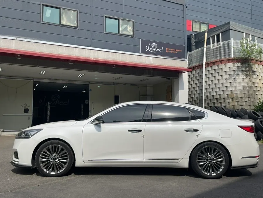 Kia K7のホイールリペア・塗装事例 施工写真 2-1