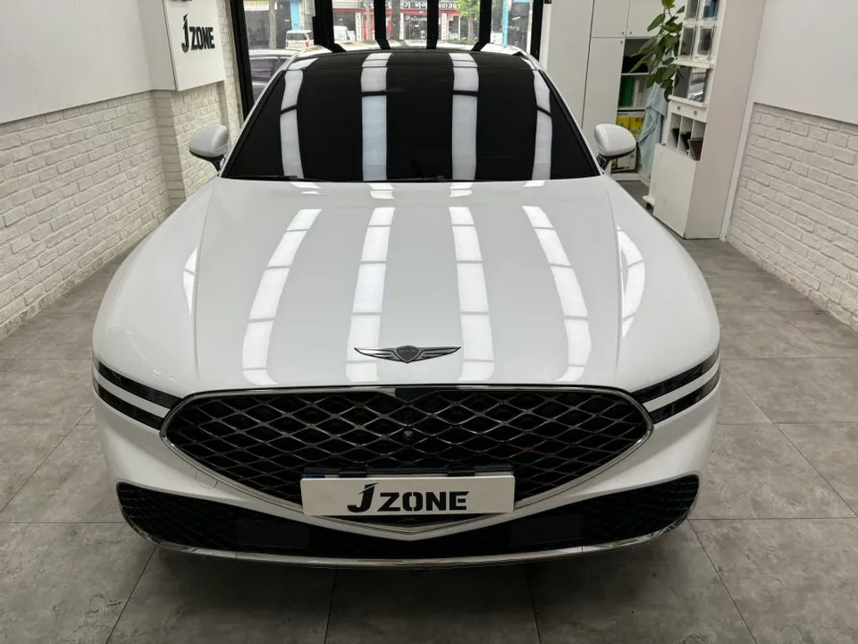 Genesis G90 window tinting installation result