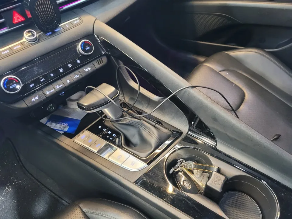 Hyundai Elantraのガラスコーティング事例|費用目安・仕上がり 施工写真 3-1