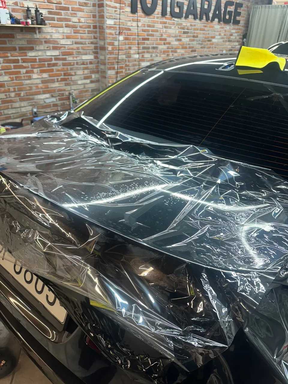 BMW 530i G30 vinyl wrap - BMW 530i Vinyl Wrap Review: Metal Black Gold Full Wrap photo 4