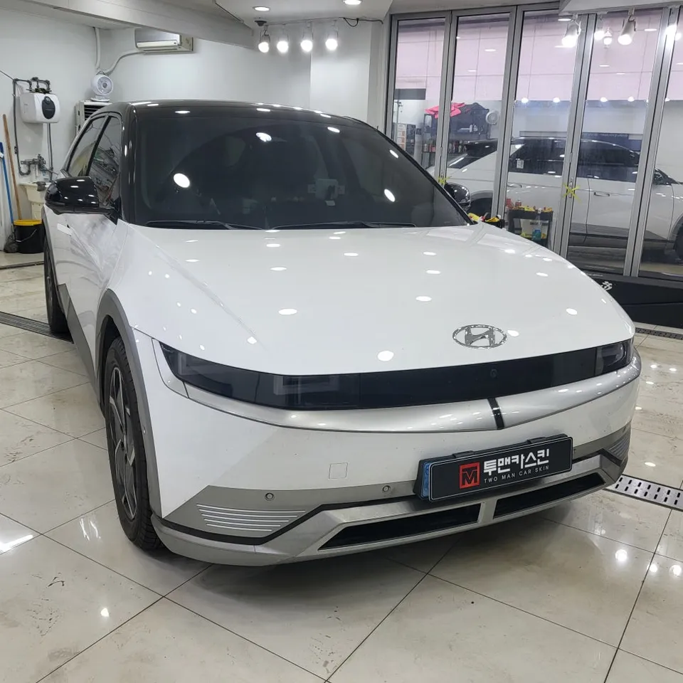 Hyundai IONIQ 5のカーラッピング事例|費用目安・仕上がり 施工写真 1-1
