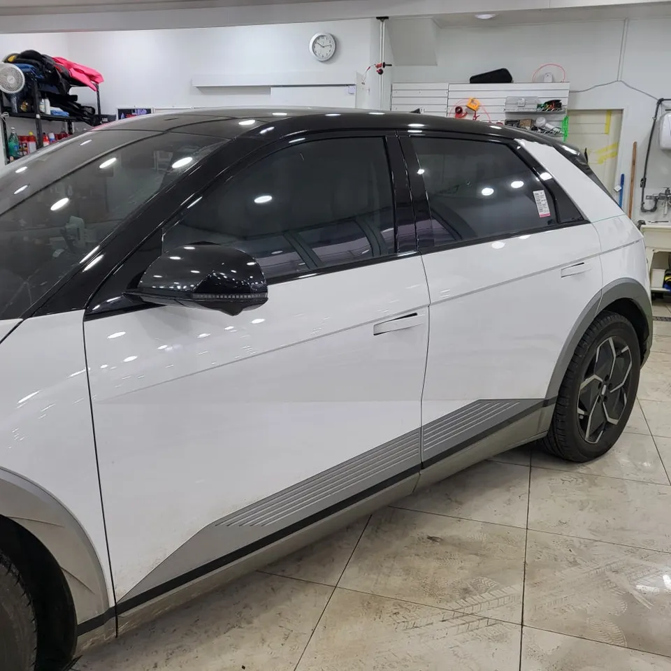 Hyundai IONIQ 5のカーラッピング事例|費用目安・仕上がり 施工写真 3-2