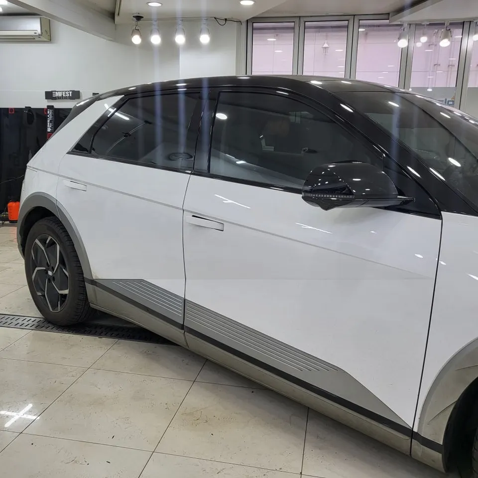Hyundai IONIQ 5のカーラッピング事例|費用目安・仕上がり 施工写真 1-3