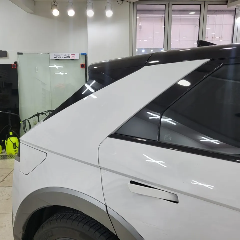 Hyundai IONIQ 5のカーラッピング事例|費用目安・仕上がり 施工写真 2-3