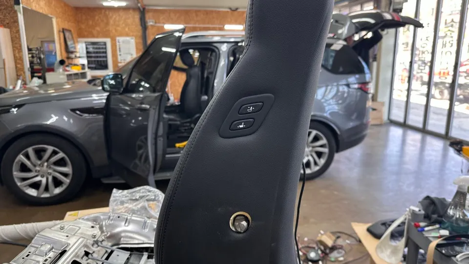 Land Rover Discovery 5 seat ventilation - Land Rover Discovery 5 Seat Climate Upgrade Review photo 6