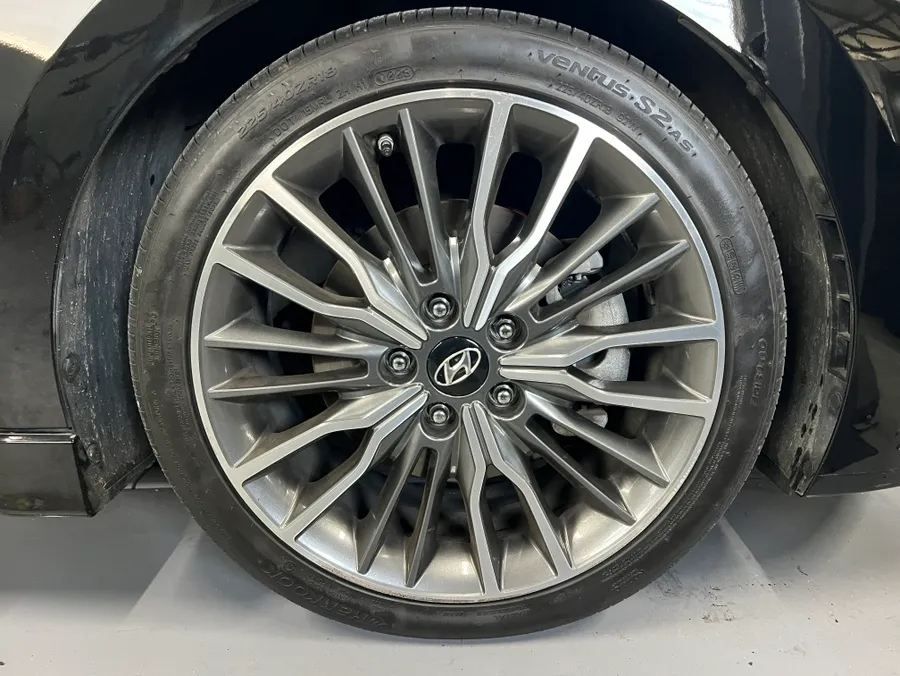Hyundai Elantra ADのホイールリペア・塗装事例 施工写真 3