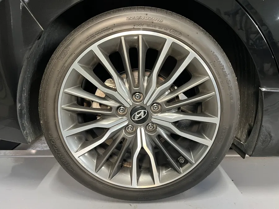 Hyundai Elantra ADのホイールリペア・塗装事例 施工写真 4
