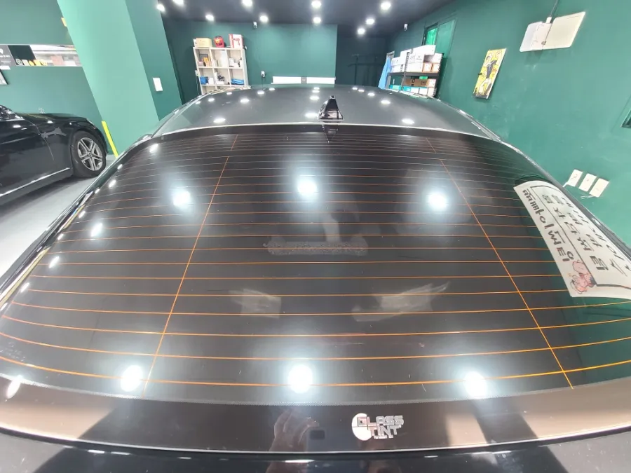 Hyundai Elantraのカーフィルム施工事例|断熱・スモーク 施工写真 1-2