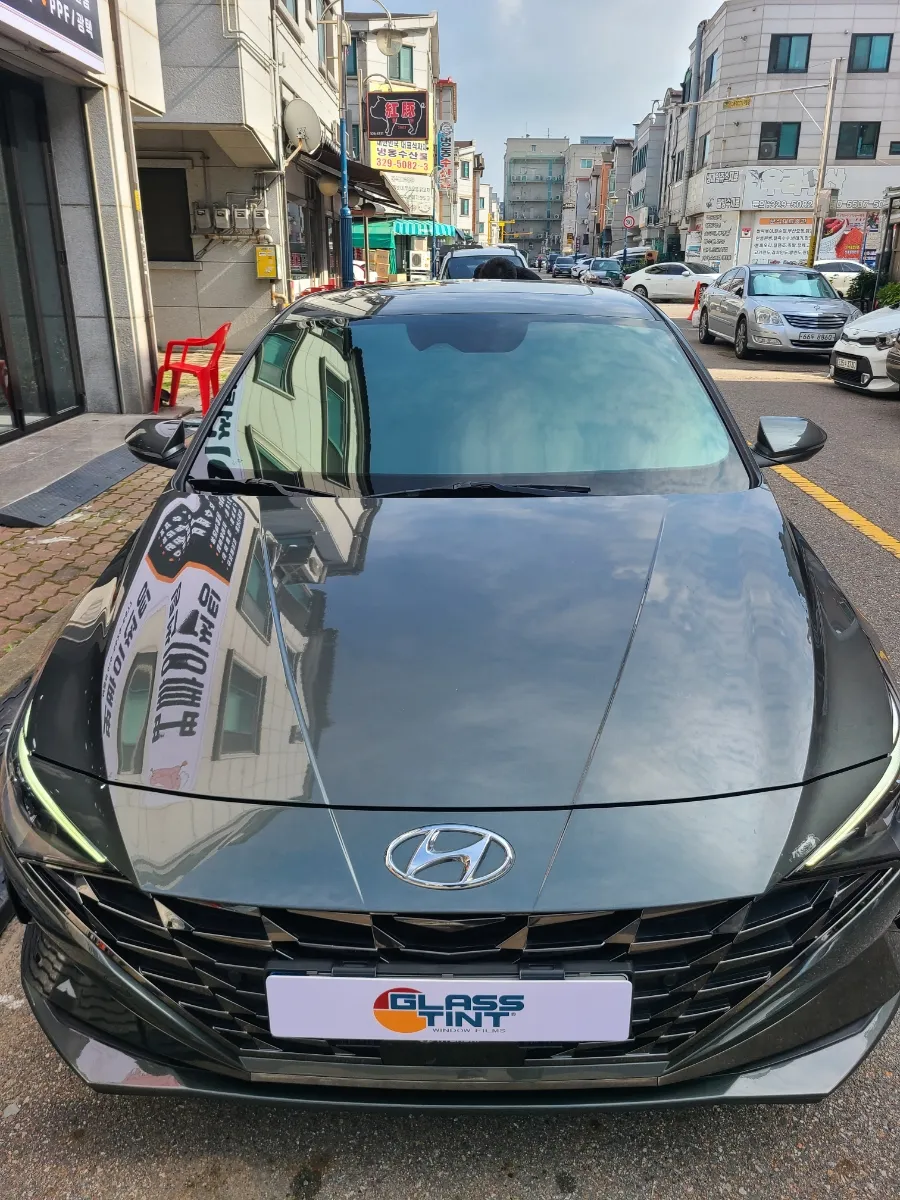 Hyundai Elantraのカーフィルム施工事例|断熱・スモーク 施工写真 3-2