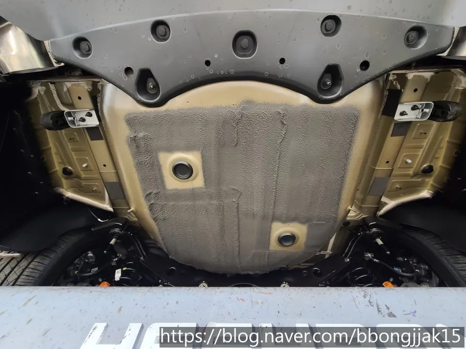 Hyundai Azera soundproofing - Hyundai Azera Undercoating Review: Soundproofing & Rust Preventio photo 4