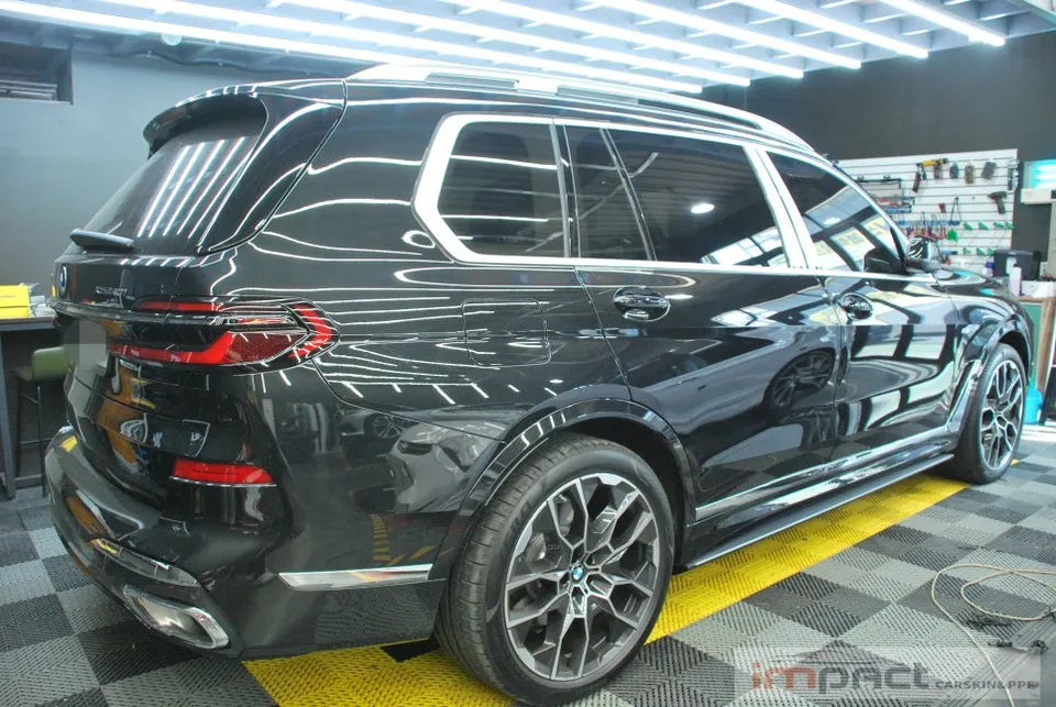 BMW X7 G07のカーラッピング事例|費用目安・仕上がり 施工写真 3-1
