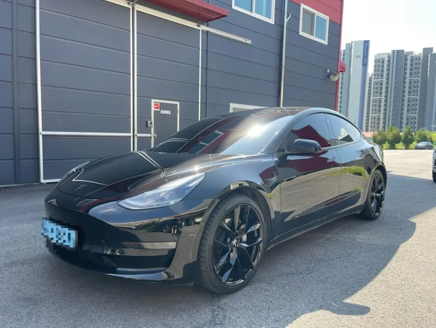 Tesla Model 3 Caliper Paint Review: Stunning Super Red Finish photo 2