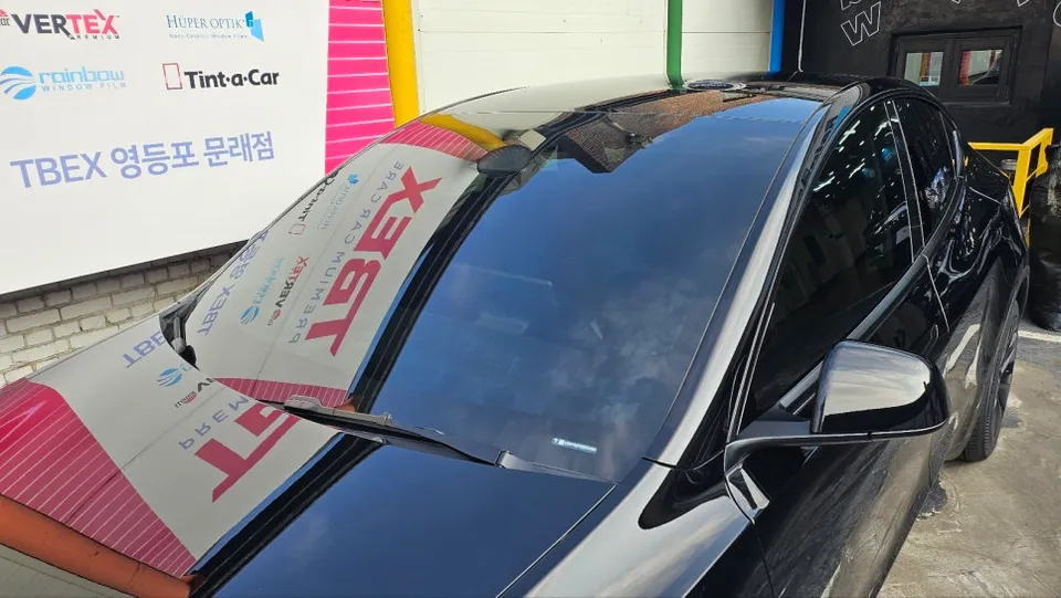 Hyundai Elantraのカーフィルム施工事例｜費用目安・仕上がり 施工写真 1-3