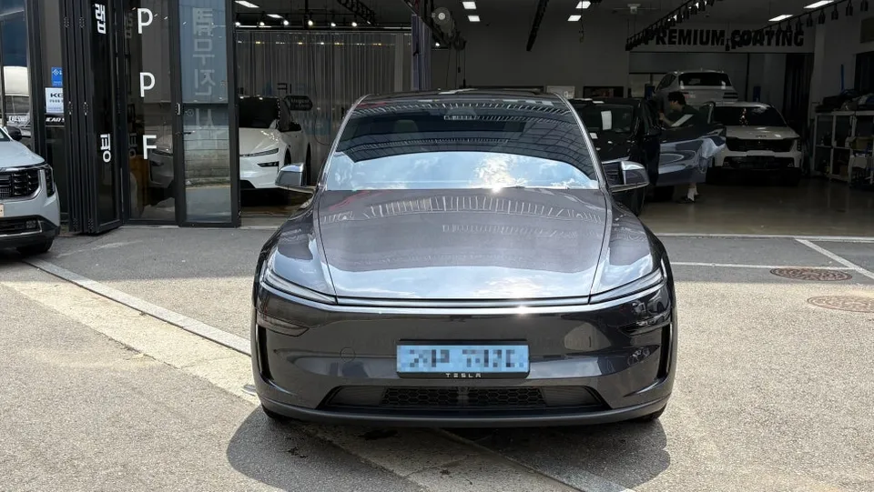 Tesla Model Y New Car Package Review: Enhanced Comfort & Protecti photo 2