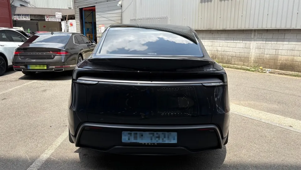 Tesla Model Y new car package - Tesla Model Y New Car Package Review: Enhanced Comfort & Protecti photo 3