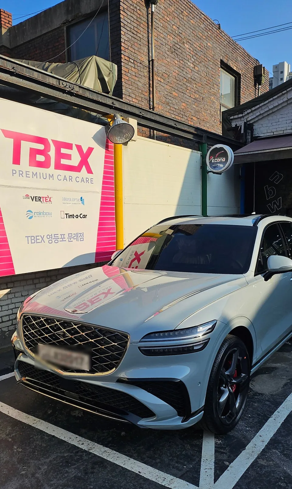 Genesis G80のカーフィルム施工事例｜断熱・UVカット効果 施工写真 2-2