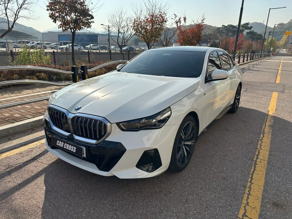 BMW 5 Series G60 PPF施工事例|費用目安・仕上がり 施工写真 1-1