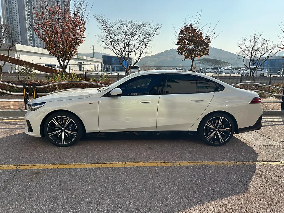 BMW 5 Series G60 PPF施工事例|費用目安・仕上がり 施工写真 2-1