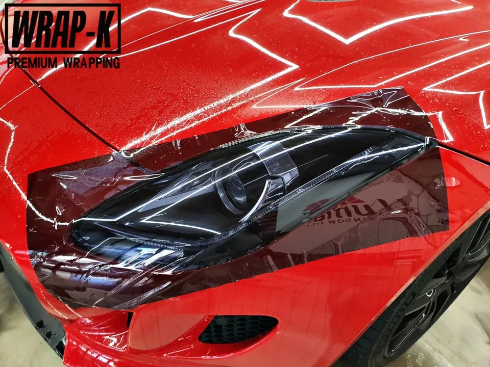 Jaguar F-TypeのPPF施工事例|ヘッドライトの印象変化 施工写真 3-1