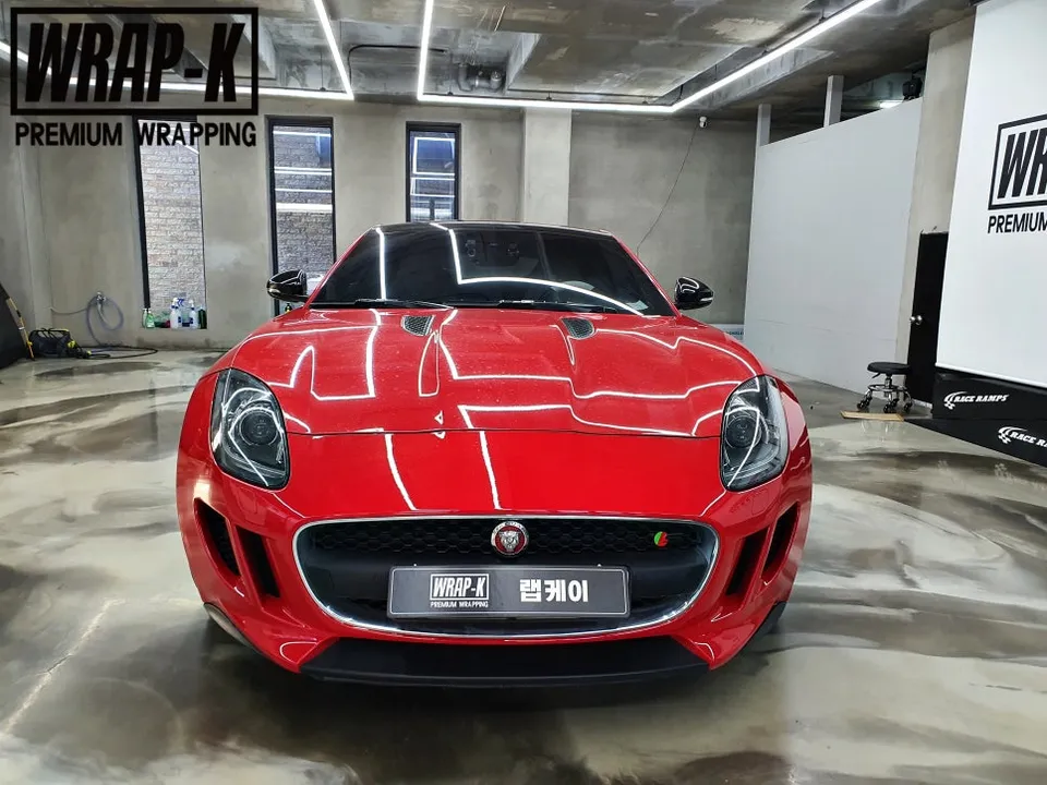 Jaguar F-TypeのPPF施工事例|ヘッドライトの印象変化 施工写真 1-3