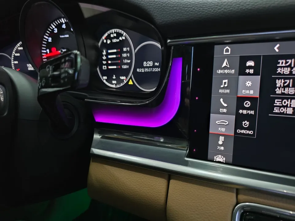 Porsche Panamera 971 ambient lighting - Porsche Panamera 971 Ambient Lighting Review: Cost & Results photo 7