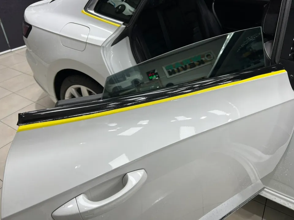 Volkswagen Arteonのカーラッピング事例|費用目安・仕上がり 施工写真 2-2