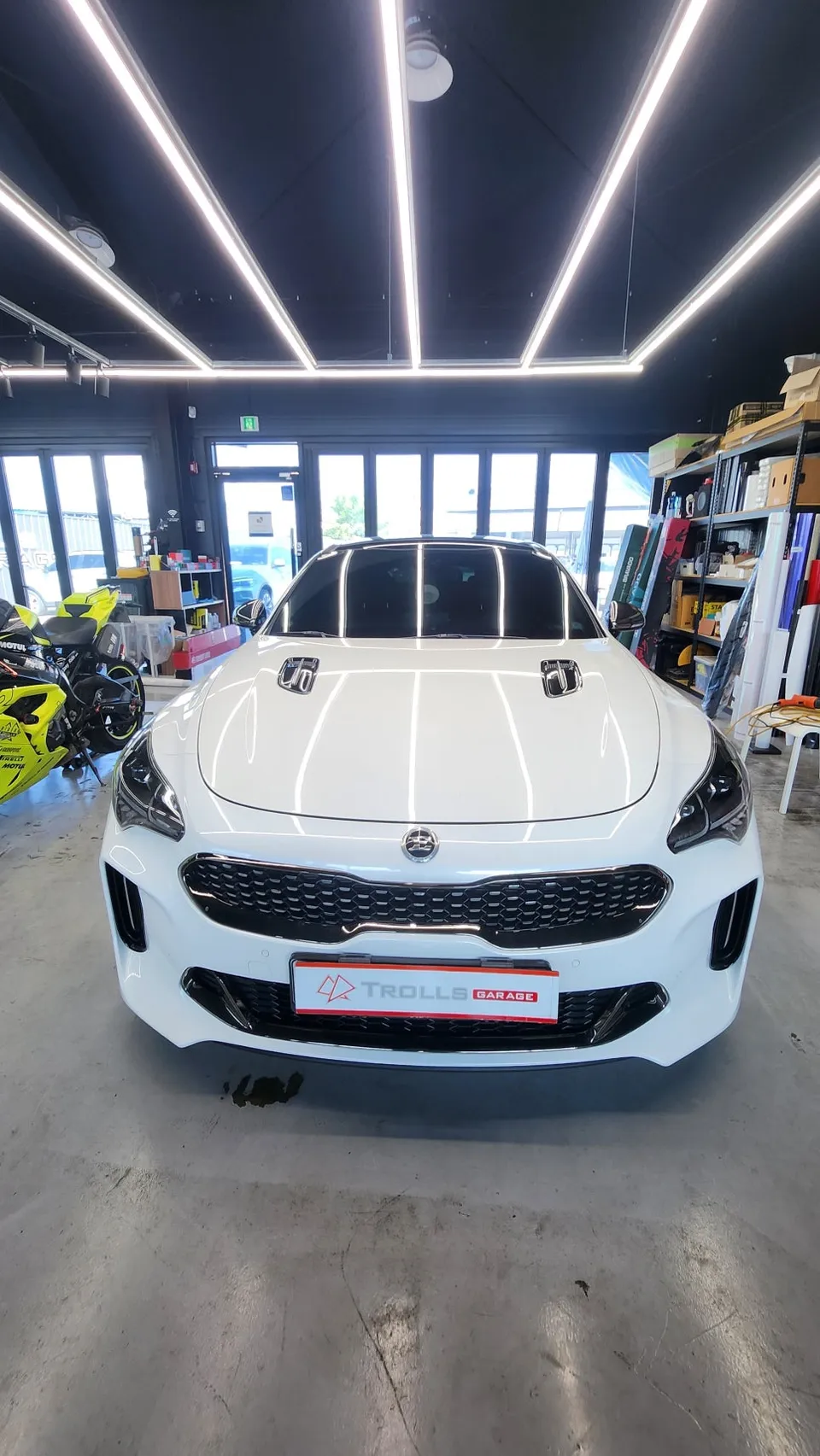 Kia Stinger ppf - Kia Stinger PPF Review: Carbon Roof Installation & Cost photo 4