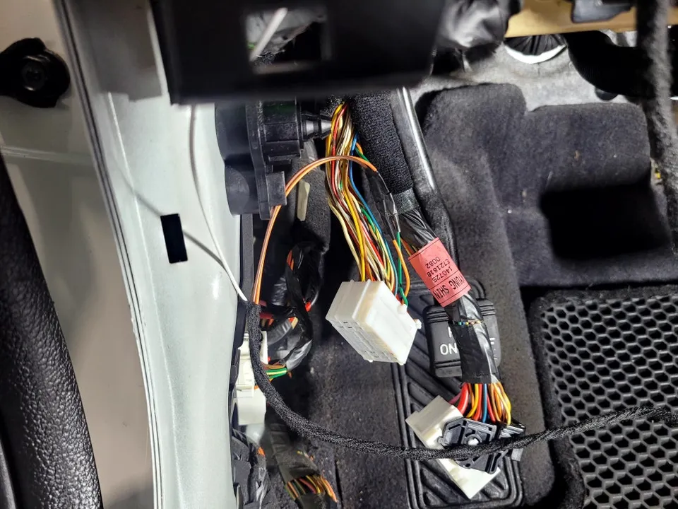 Hyundai Grandeur HG oem options - Hyundai Grandeur HG Smart Door Lock Upgrade Review photo 4