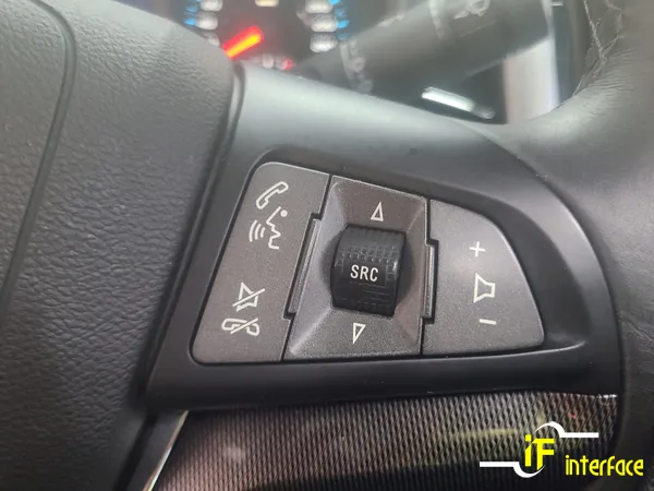 Chevrolet MalibuのAndroid Auto・CarPlay取付事例 施工写真 3