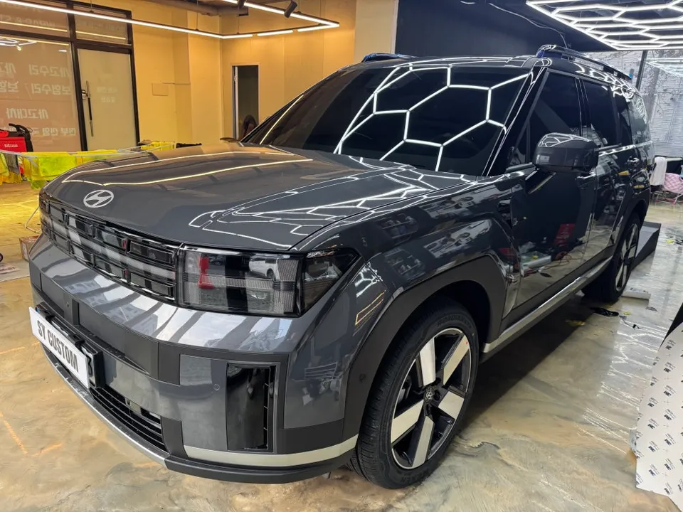 Hyundai Santa Fe MX5 vinyl wrap installation result