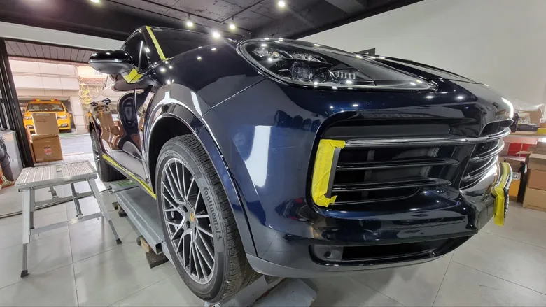 Porsche Cayenneのガラスコーティング事例｜費用目安・仕上がり 施工写真 2-2