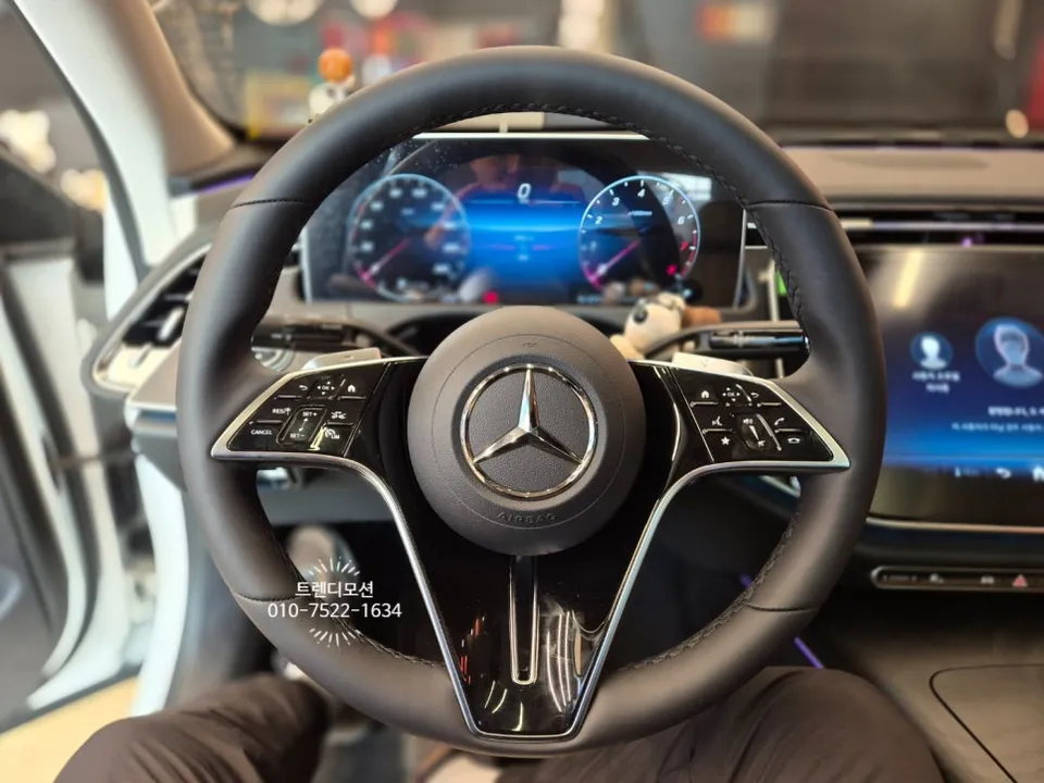 Mercedes-Benz E-Class W214 steering wheel - Mercedes-Benz E-Class W214 Steering Wheel Customization Review photo 4