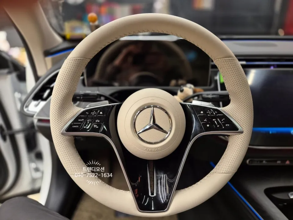 Mercedes-Benz E-Class W214 steering wheel - Mercedes-Benz E-Class W214 Steering Wheel Customization Review photo 5