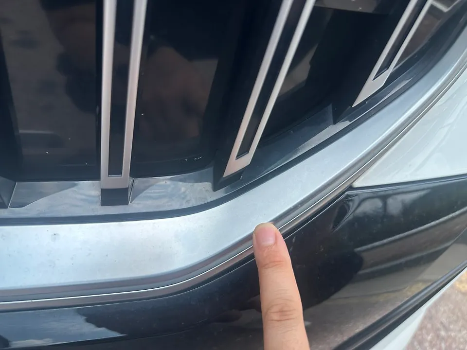 BMW 5 Seriesのカーラッピング事例|費用目安・仕上がり 施工写真 3-2