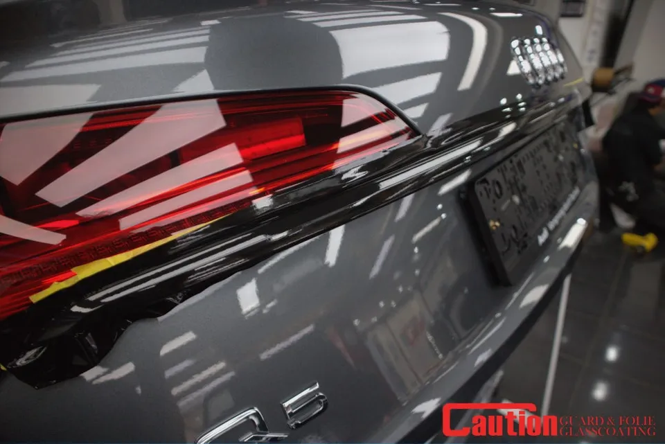 Audi Q5のカーラッピング事例 施工写真 1-3
