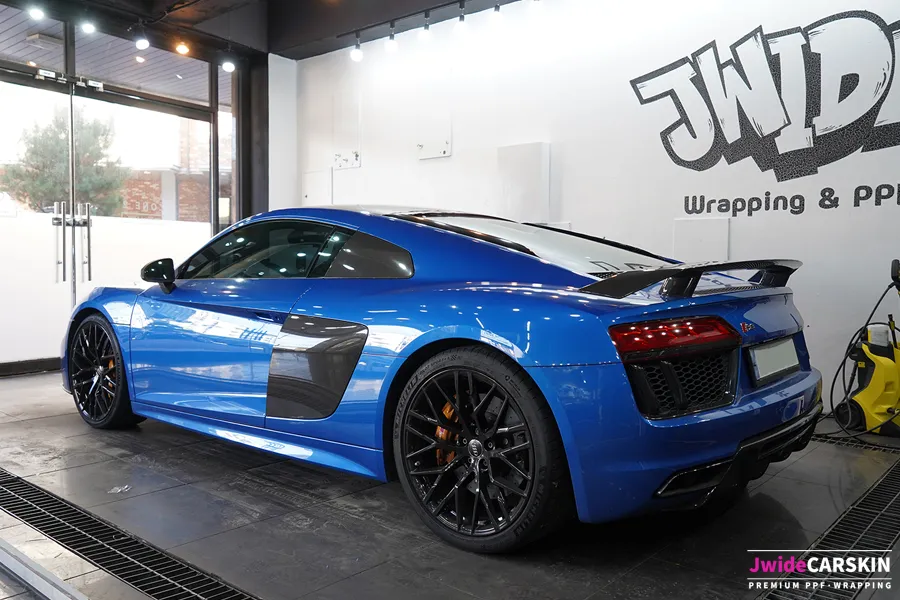 Audi R8 vinyl wrap - Audi R8 Vinyl Wrap Review: Midnight Green Finish photo 5