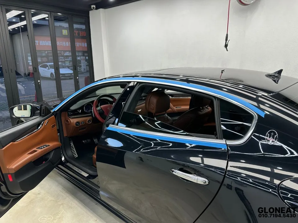 Maserati Quattroporteのカーラッピング事例|クロームメッキの印象変更 施工写真 3-1