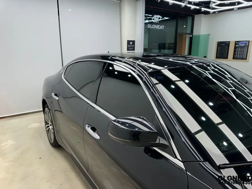 Maserati Quattroporteのカーラッピング事例|クロームメッキの印象変更 施工写真 2-2