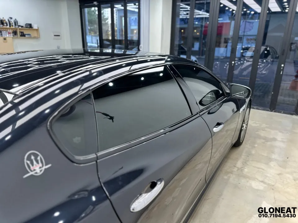 Maserati Quattroporteのカーラッピング事例|クロームメッキの印象変更 施工写真 2-3