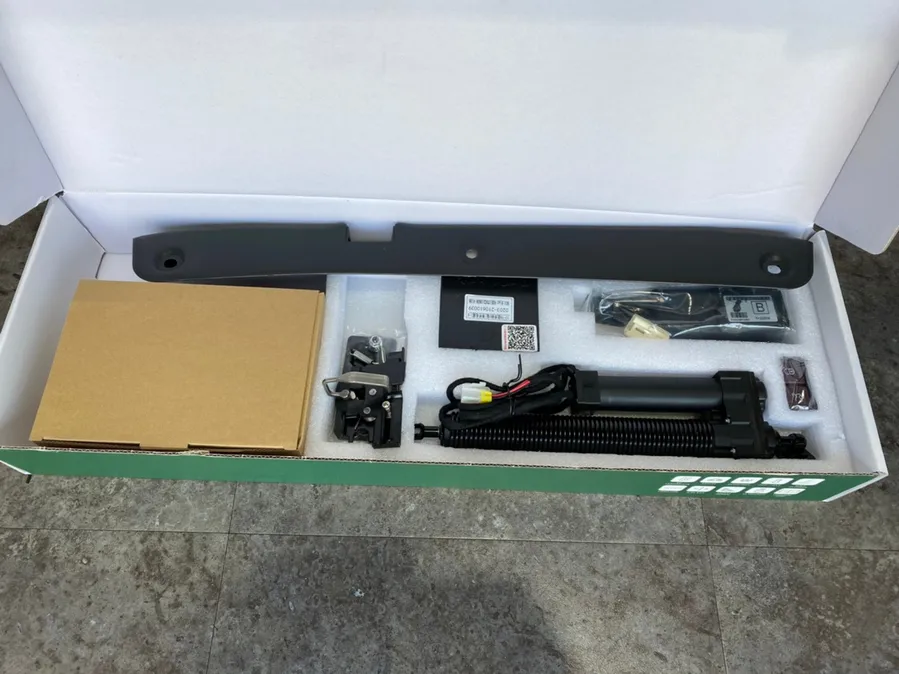 Mercedes-Benz E-Class W213 oem options - Mercedes-Benz E-Class W213 Power Trunk Upgrade Review photo 3