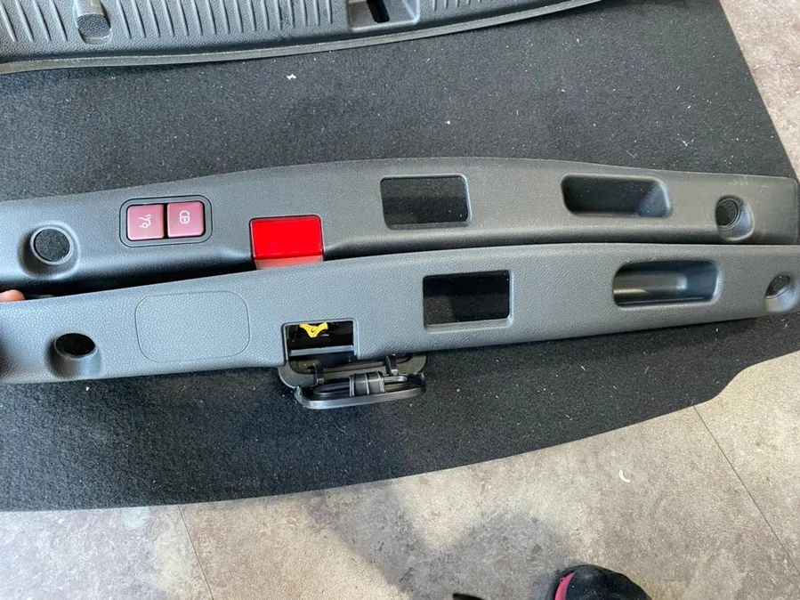 Mercedes-Benz E-Class W213 oem options - Mercedes-Benz E-Class W213 Power Trunk Upgrade Review photo 5