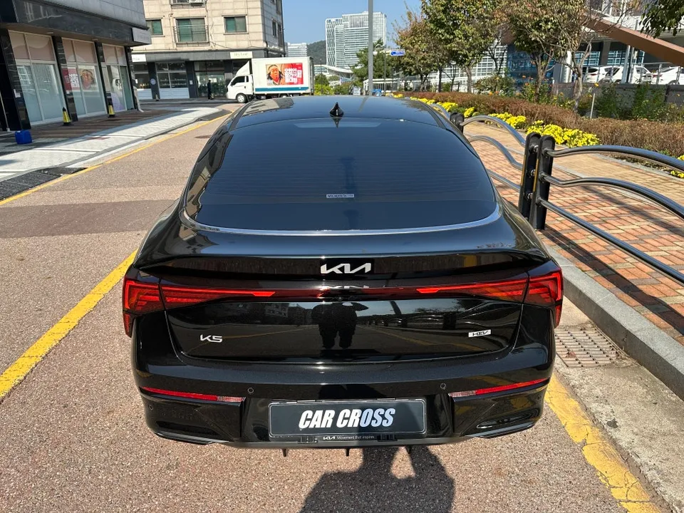 Kia K5のカーラッピング事例｜クロームパーツの統一感 施工写真 3-1