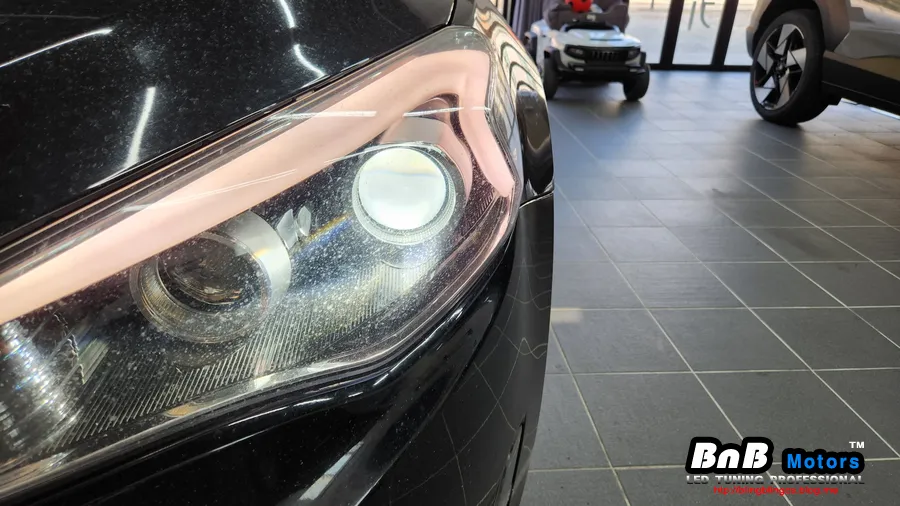 Kia K7 YG body repair - Kia K7 YG Headlight Restoration Review photo 4